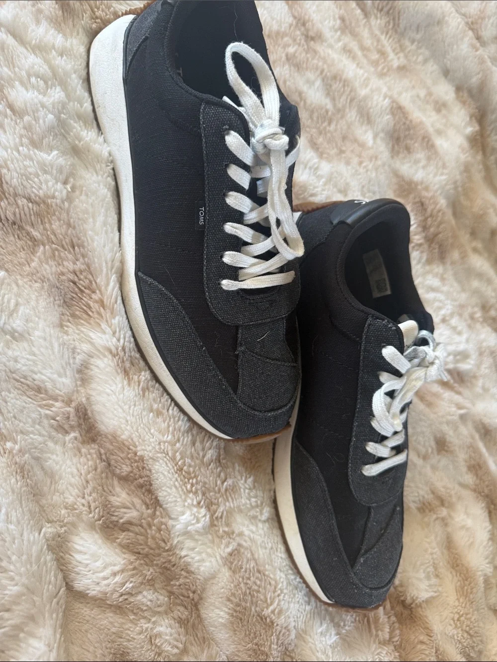 Toms casual low